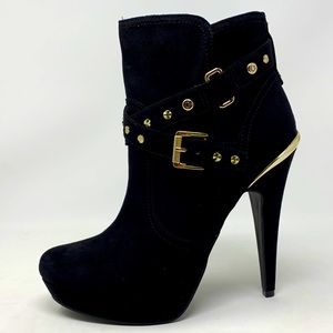 Free shipping! G by Guess size 9 boots